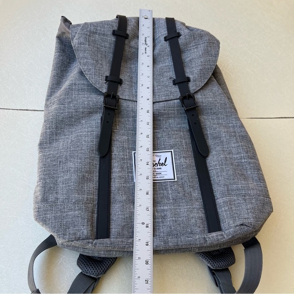 Herschel Classic Retreat Backpack,
19.5L, - Picture 5 of 7